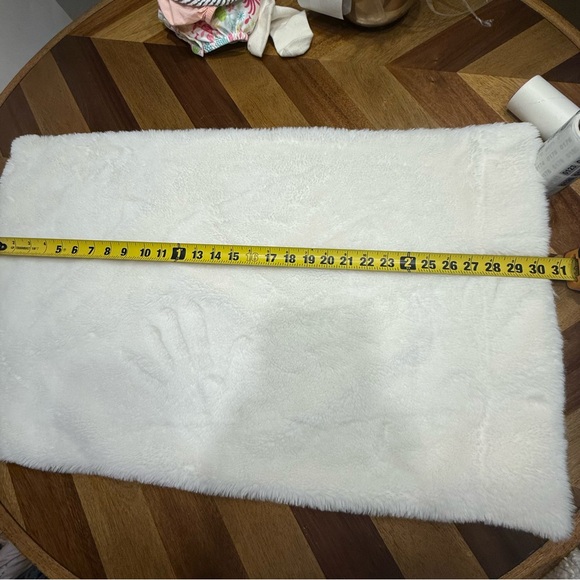 UGG White Faux Fur Pillow Case - Picture 6 of 8